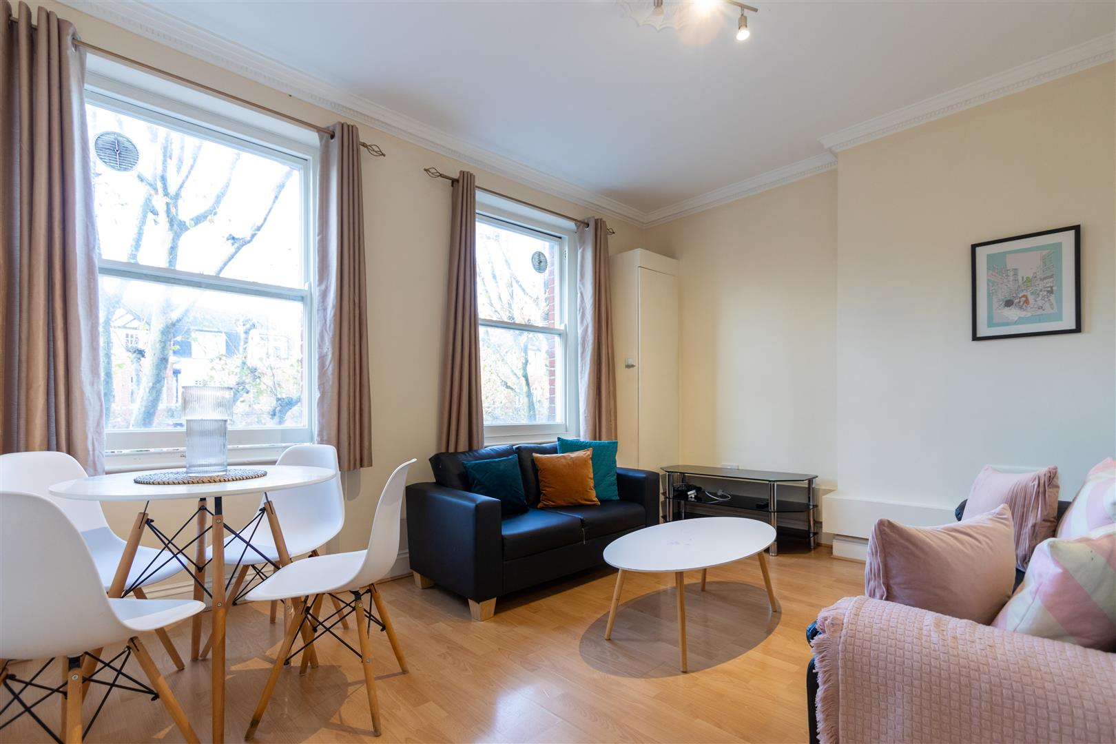 3 bed property in Elgin Avenue, London